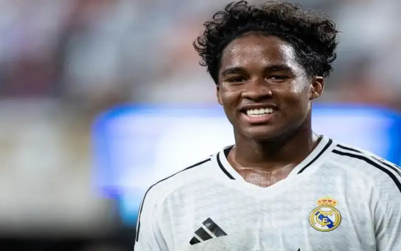 ريال مدريد يتمسك ببقاء إندريك رغم اهتمام آرسنال وتشيلسي